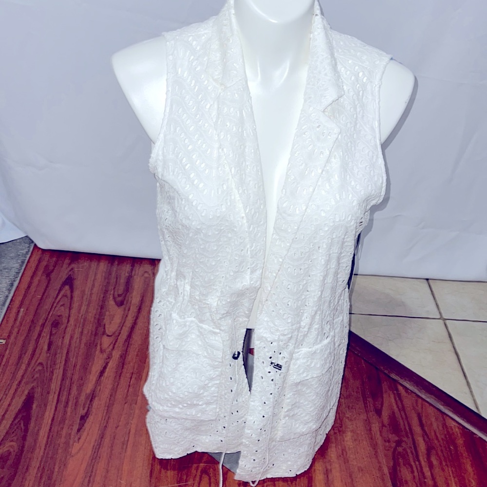 White vest